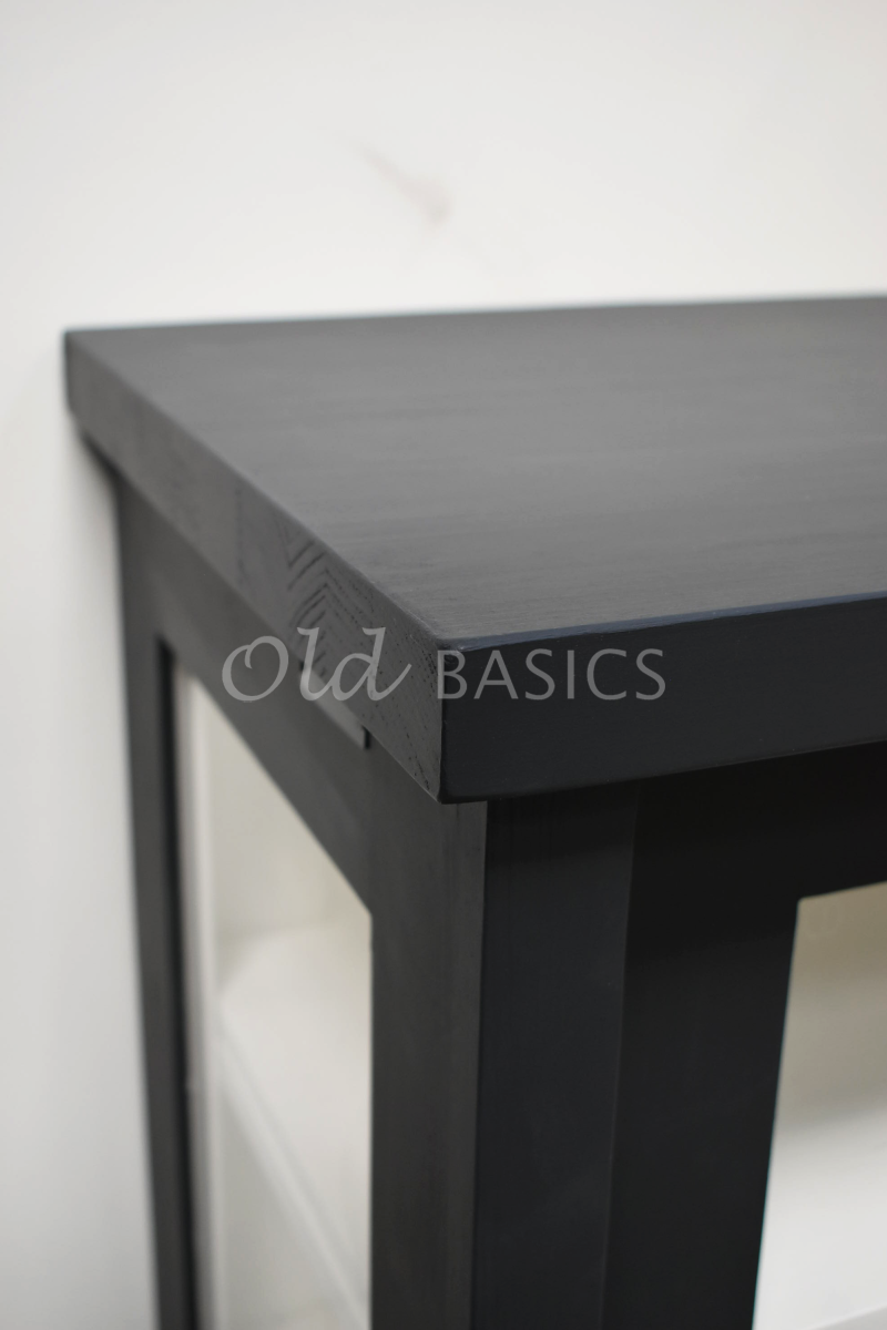 Detail van Dressoir Bordeaux, 3 deuren, RAL7021, grijs, zwart, materiaal hout